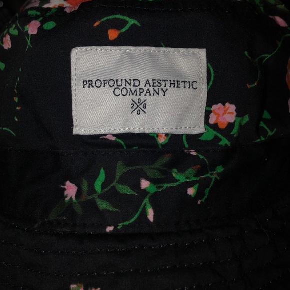 Floral bucket hat. - Picture 5 of 5